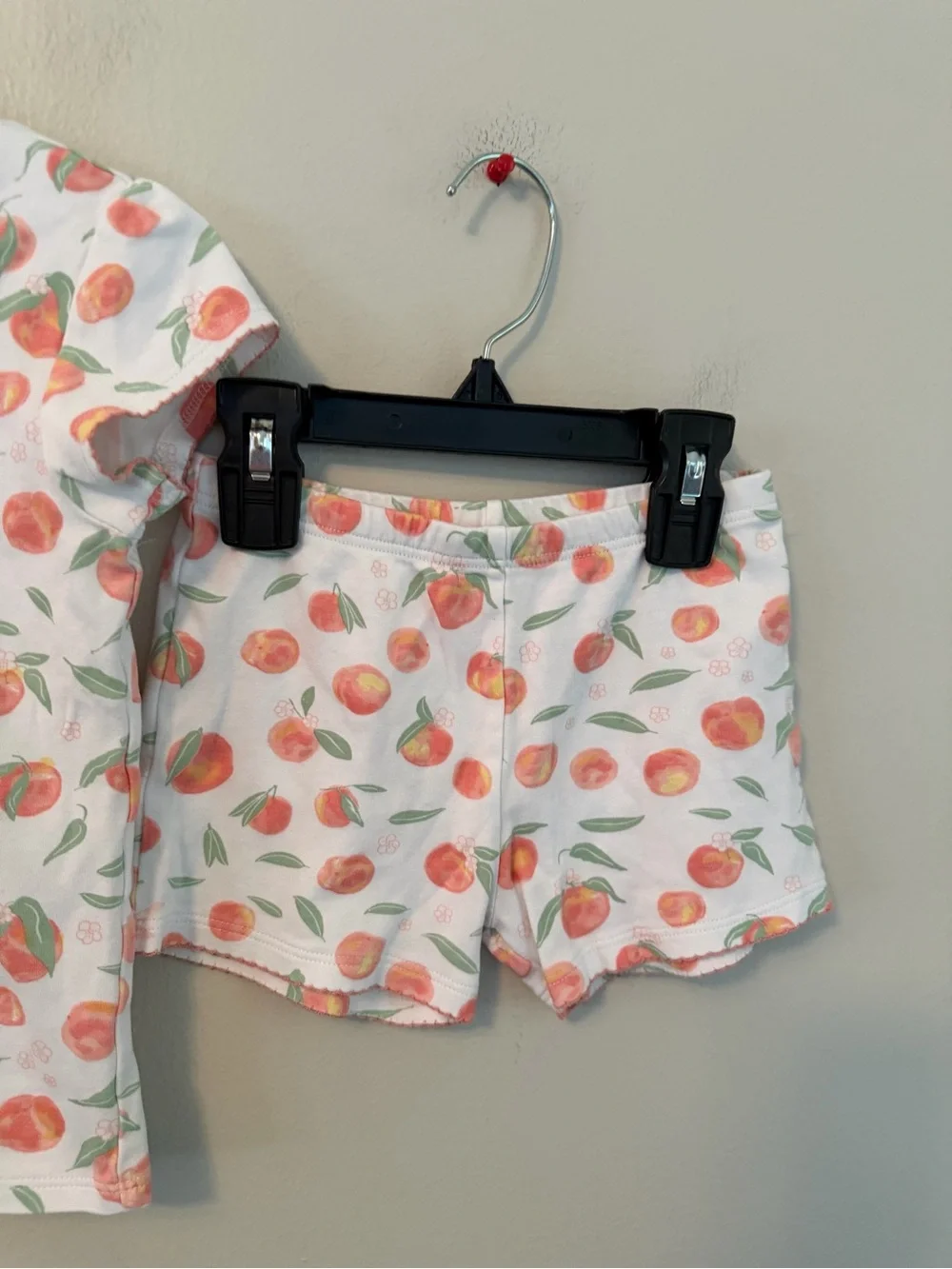 Petidoux Peach Print Girls' Short Pajama Set - White/Pink